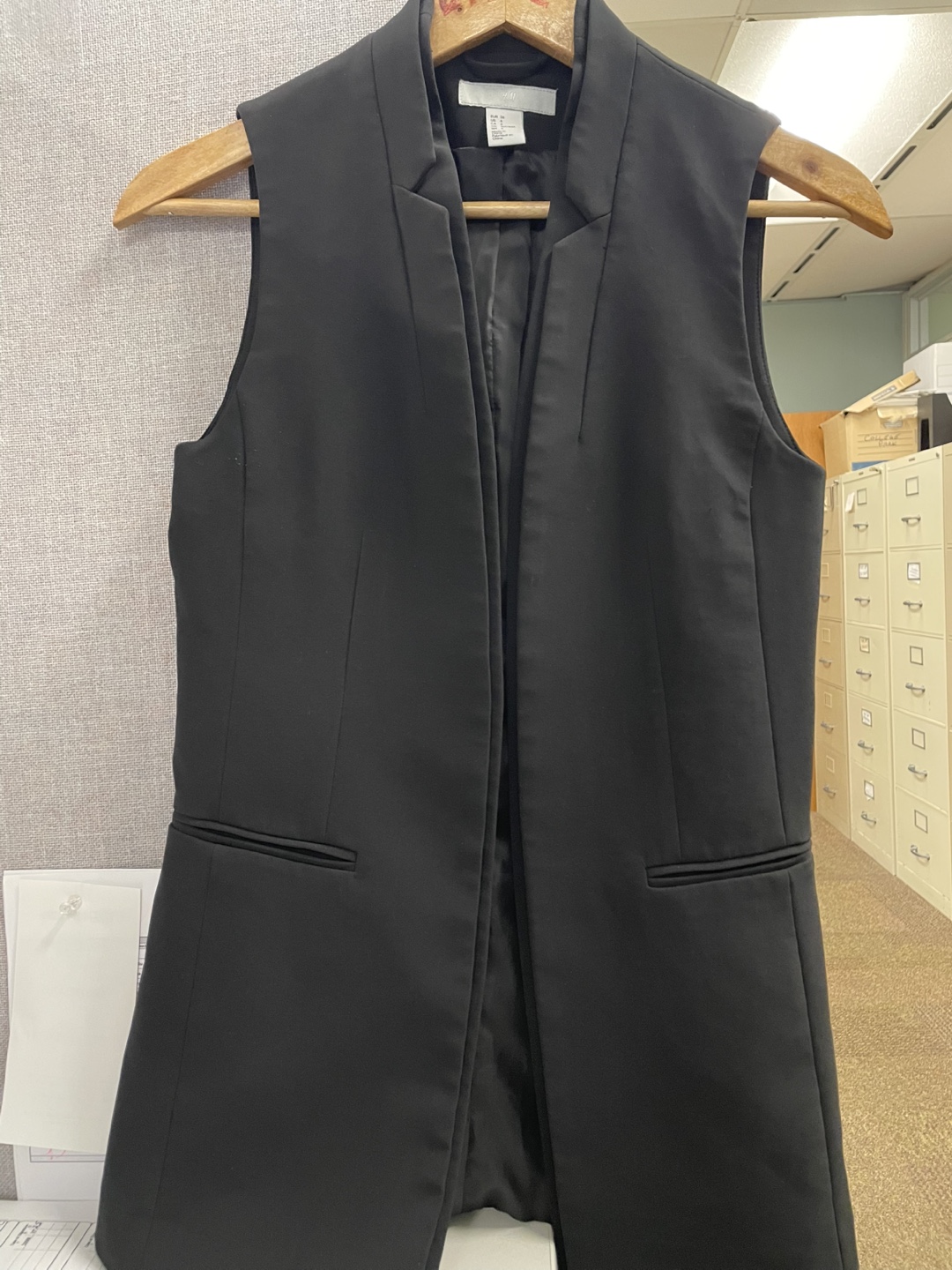 H&M Black Sleeveless Blazer Vest - Size 6
