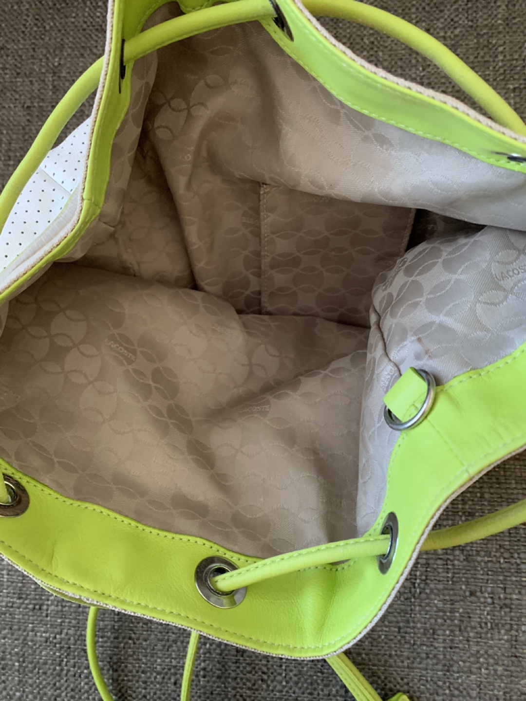 Lacoste White & Neon Green Bucket Bag - photo 4