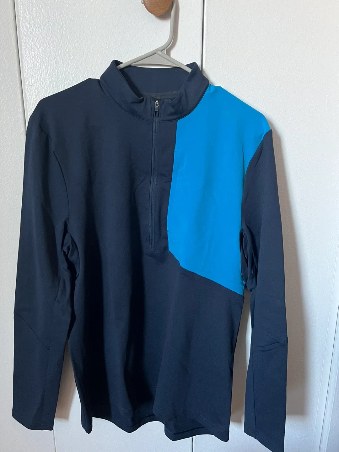 Lululemon Division 1/2 Zip - Size M thumbnail