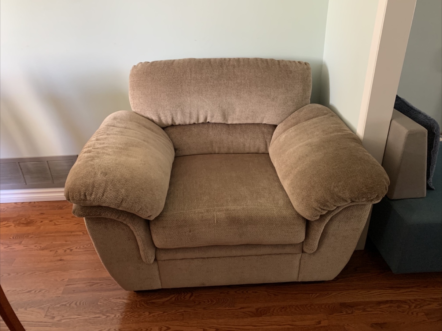 1 seater sofa - Comfortable Beige Armchair - photo 2