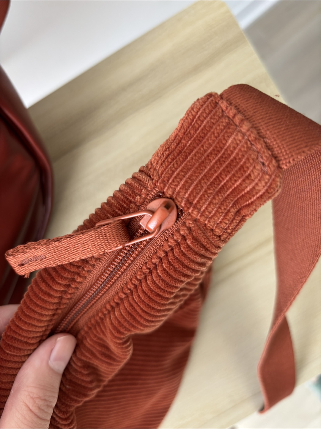 Uniqlo Round Mini Shoulder Bag - Orange - photo 4