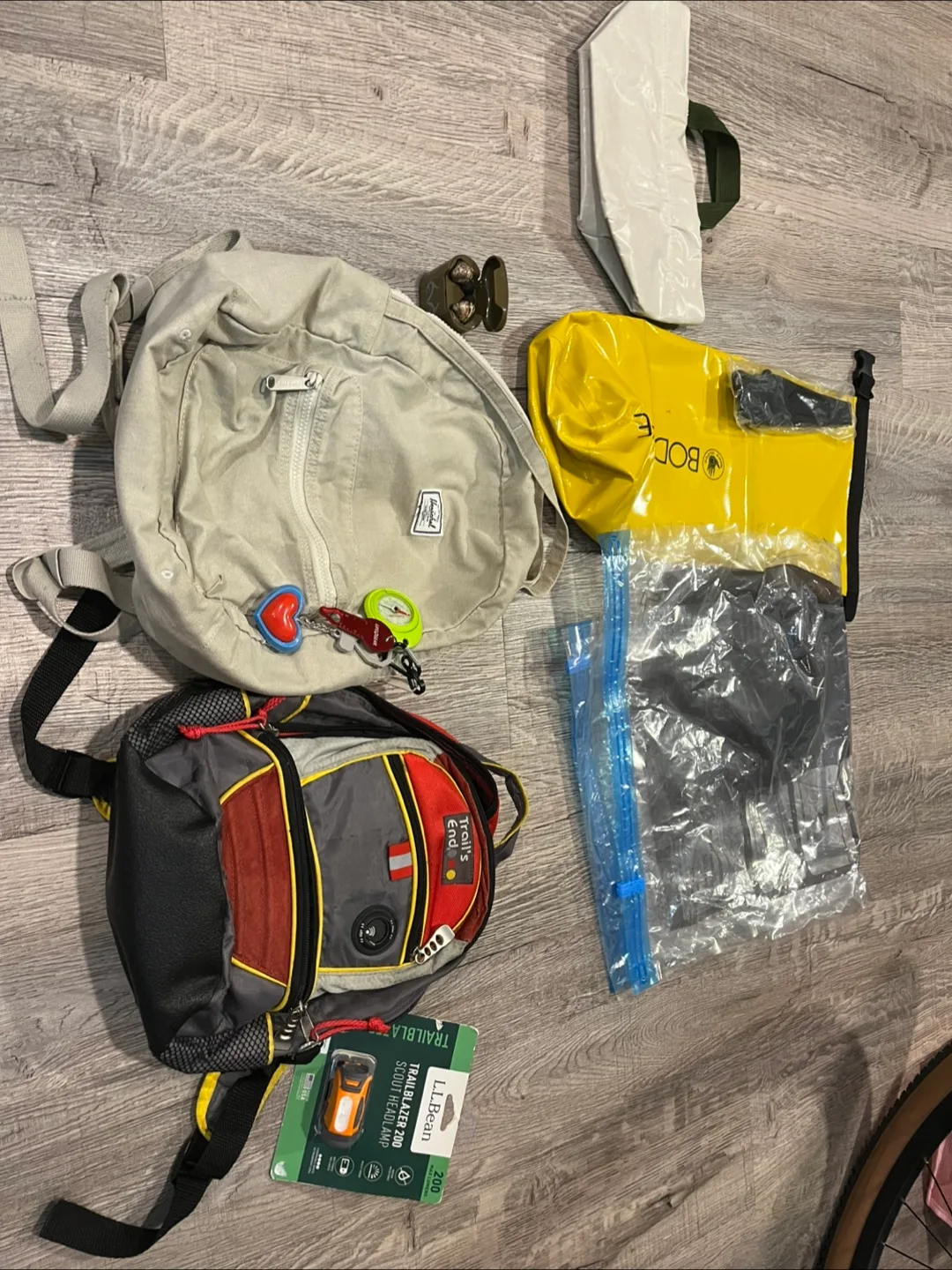Outdoors travel accessories backpack bundle thumbnail