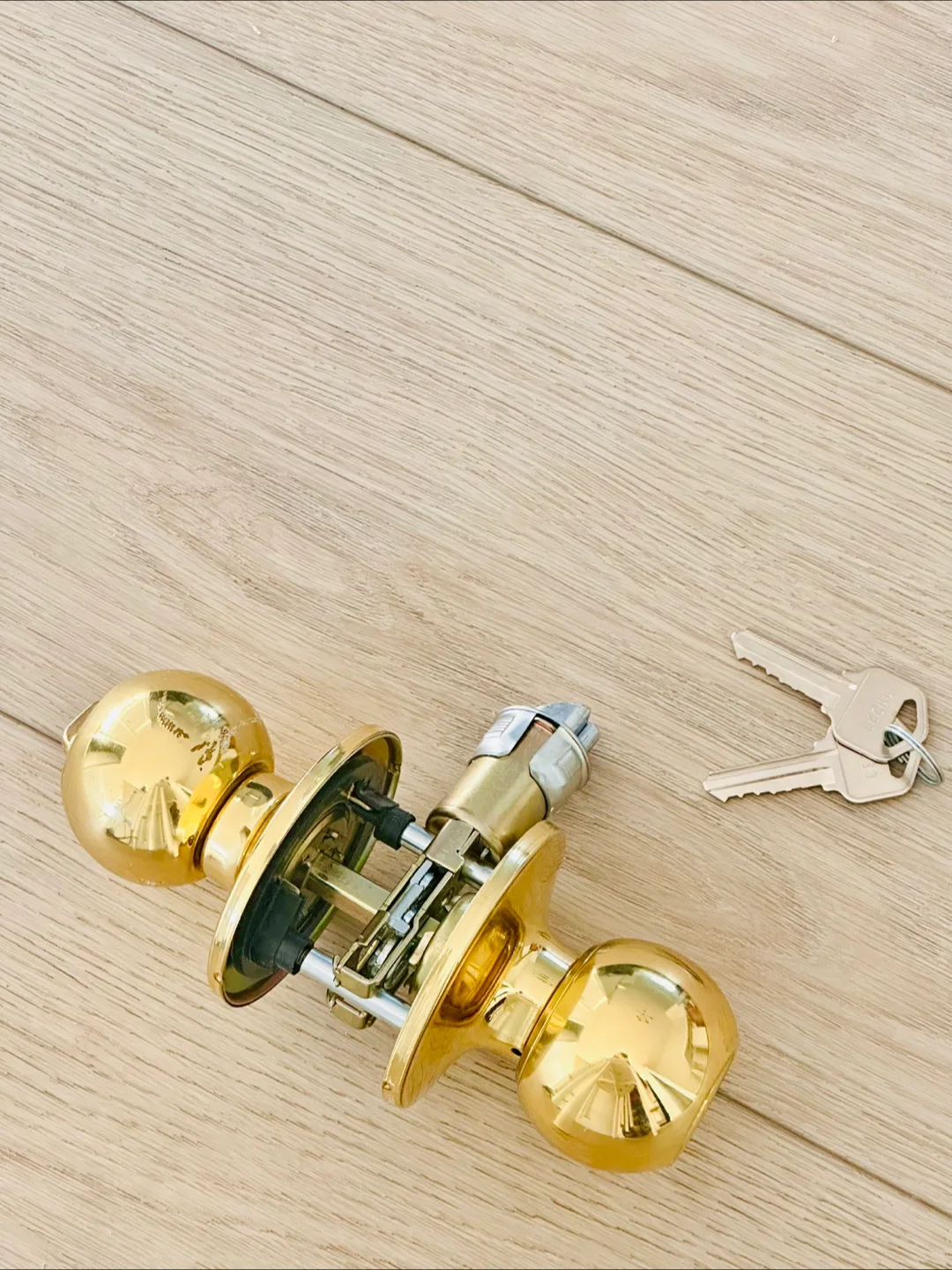 Door Knob with Keys image indicator(3)