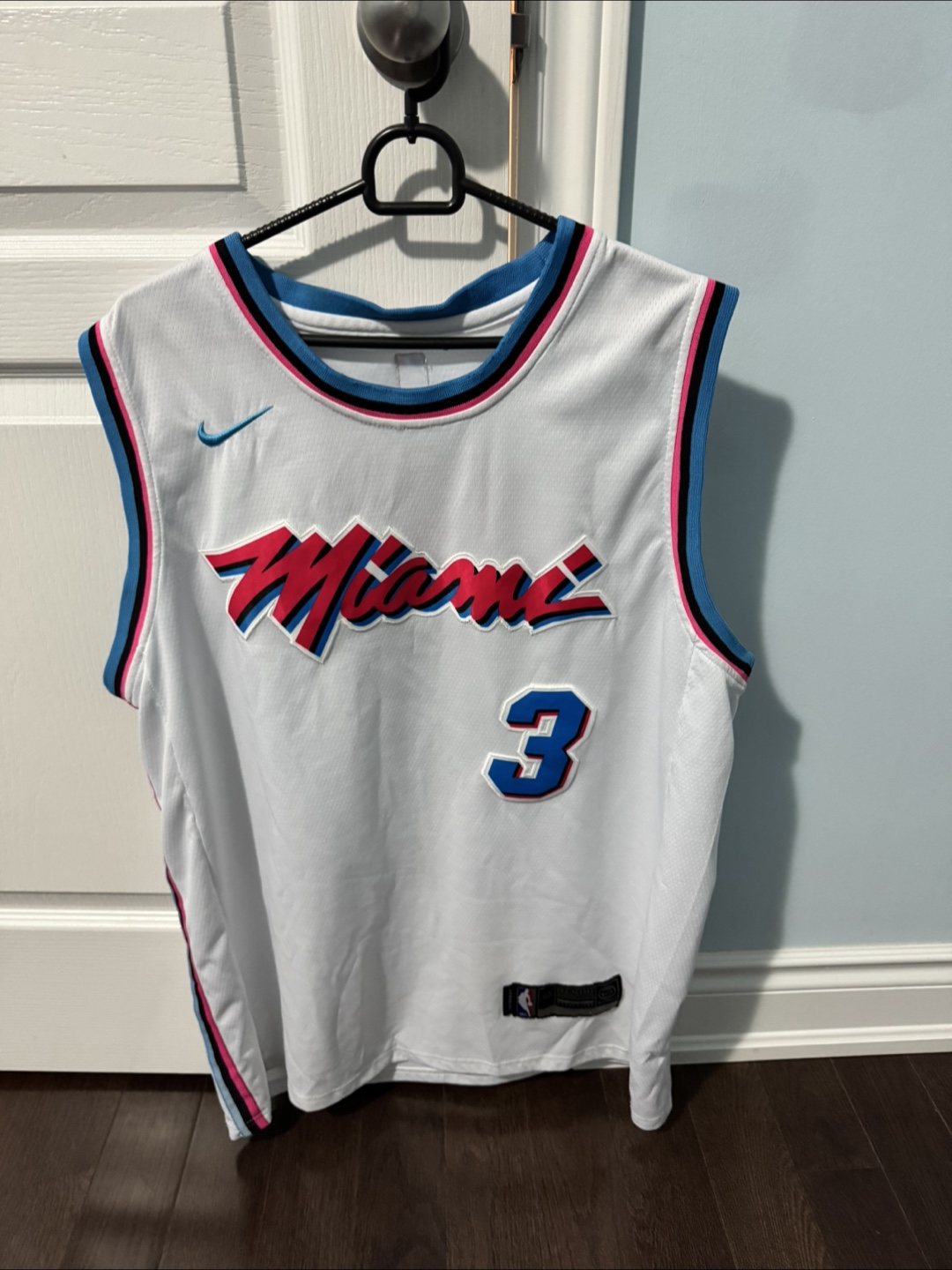 Miami Heat Dwyane Wade Jersey - Size L