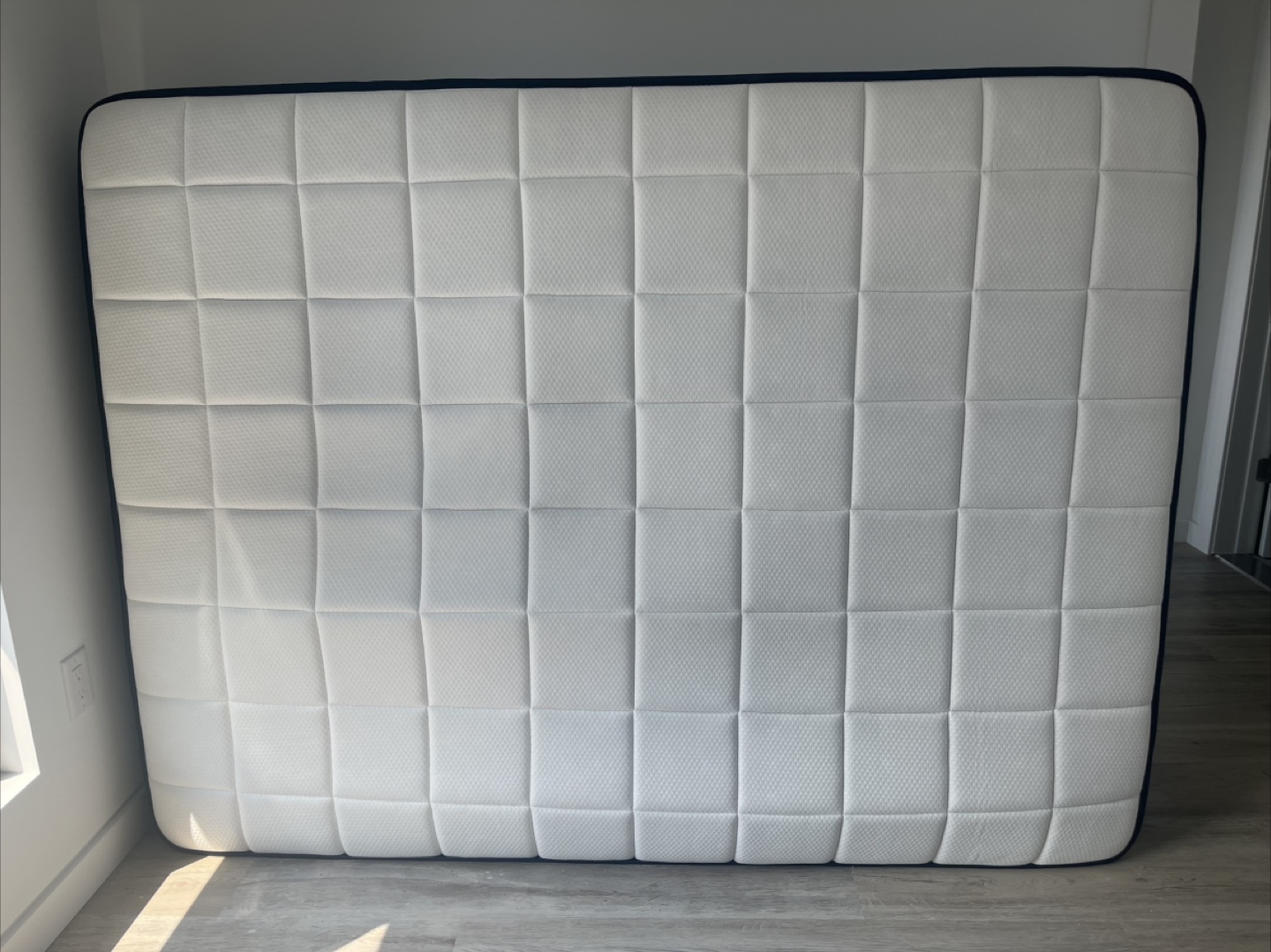 Queen sized mattress 11inch