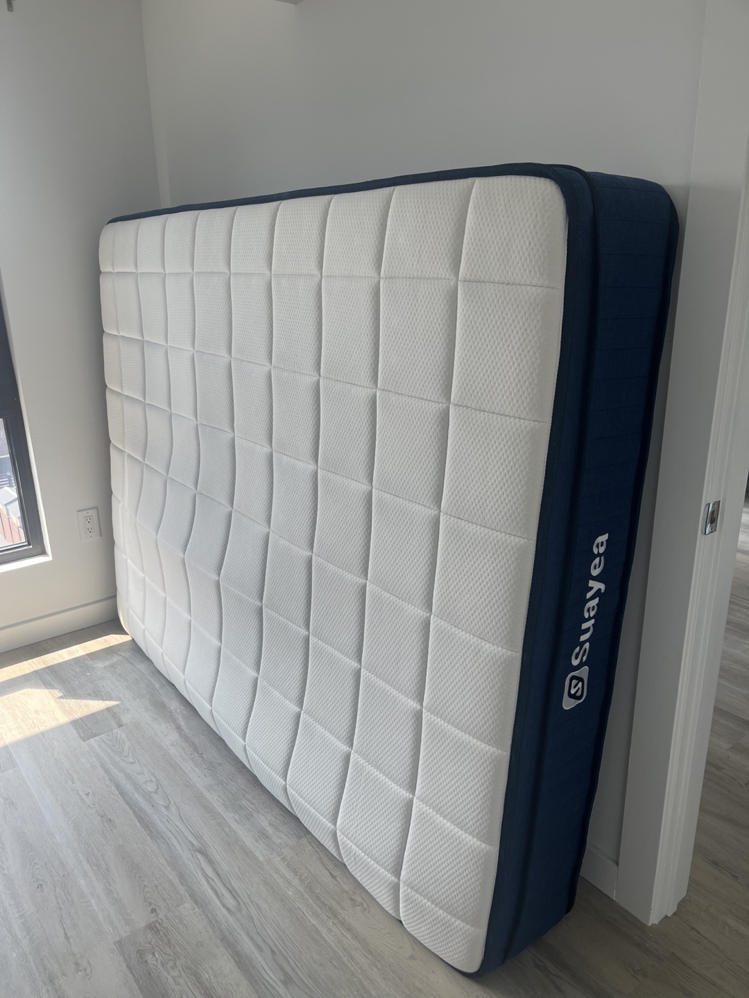 Queen sized mattress 11inch - photo 2