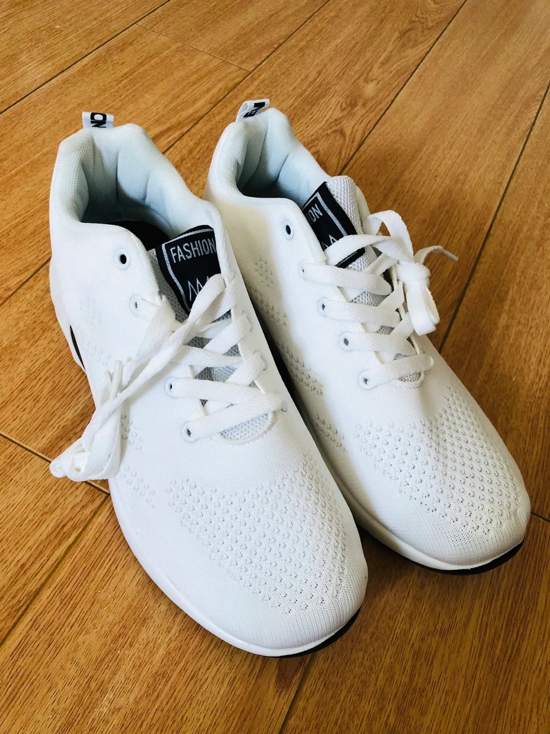 New White Sneakers thumbnail