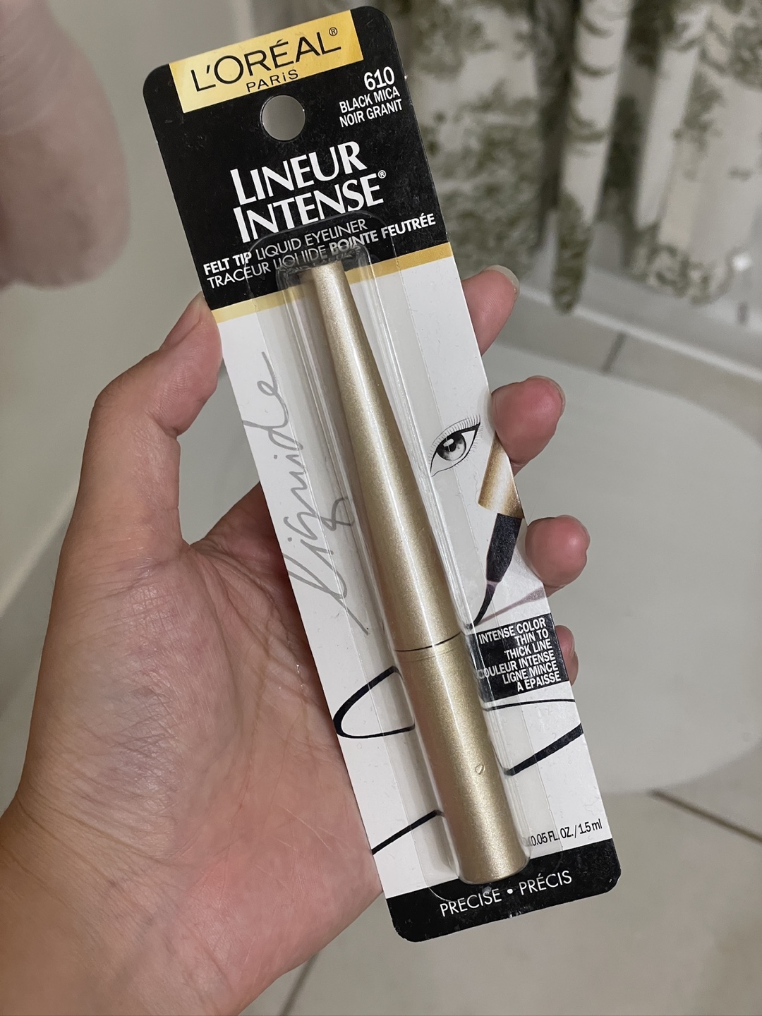 FREE (Unopened) L’Oréal felt tip liquid eyeliner - black