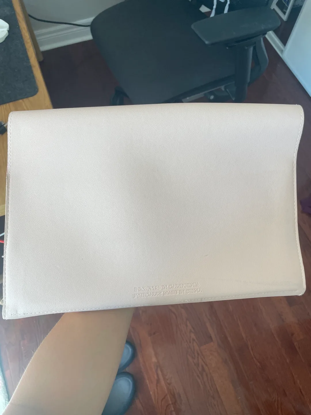 Pink iPad/13” laptop sleeve image indicator(5)