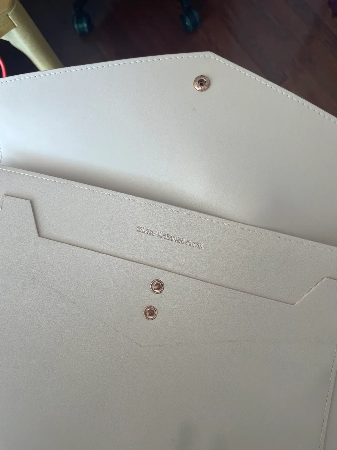 Pink iPad/13” laptop sleeve image indicator(4)