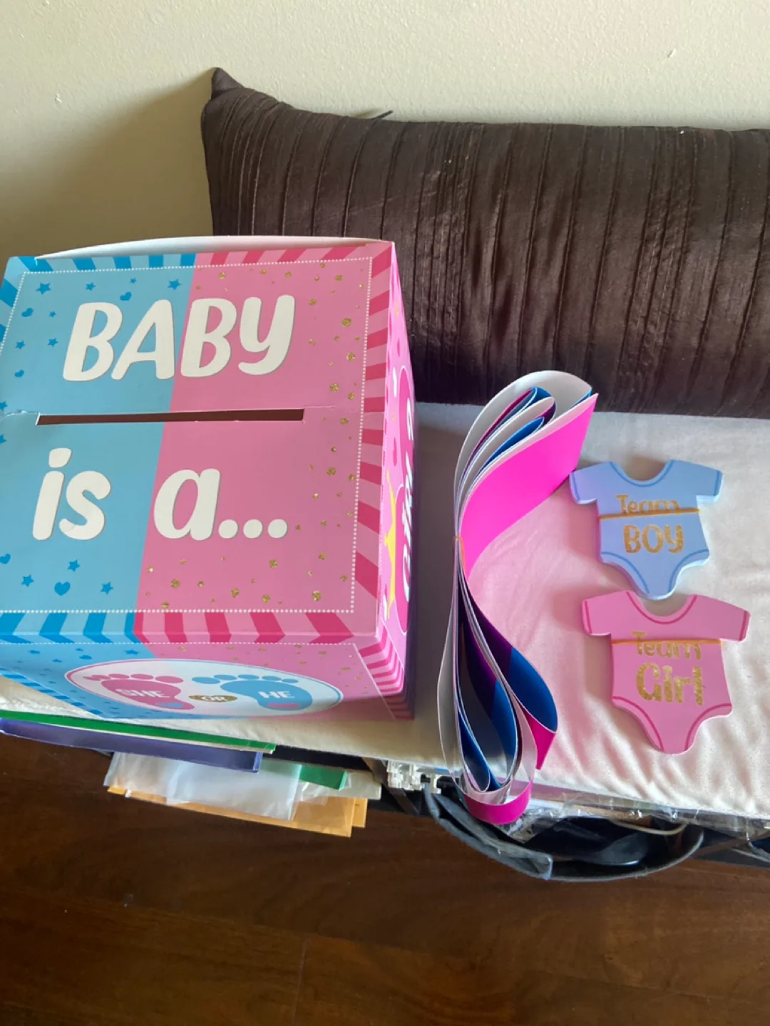 Baby Gender Reveal Voting Box & Decorations image indicator(3)