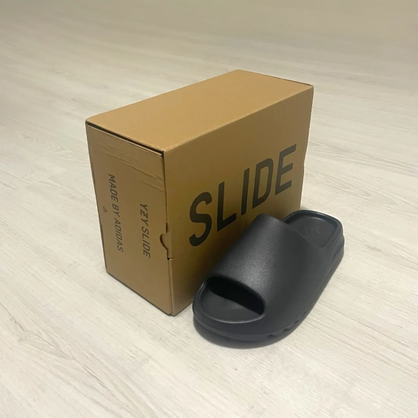 Onyx Yeezy Slide thumbnail