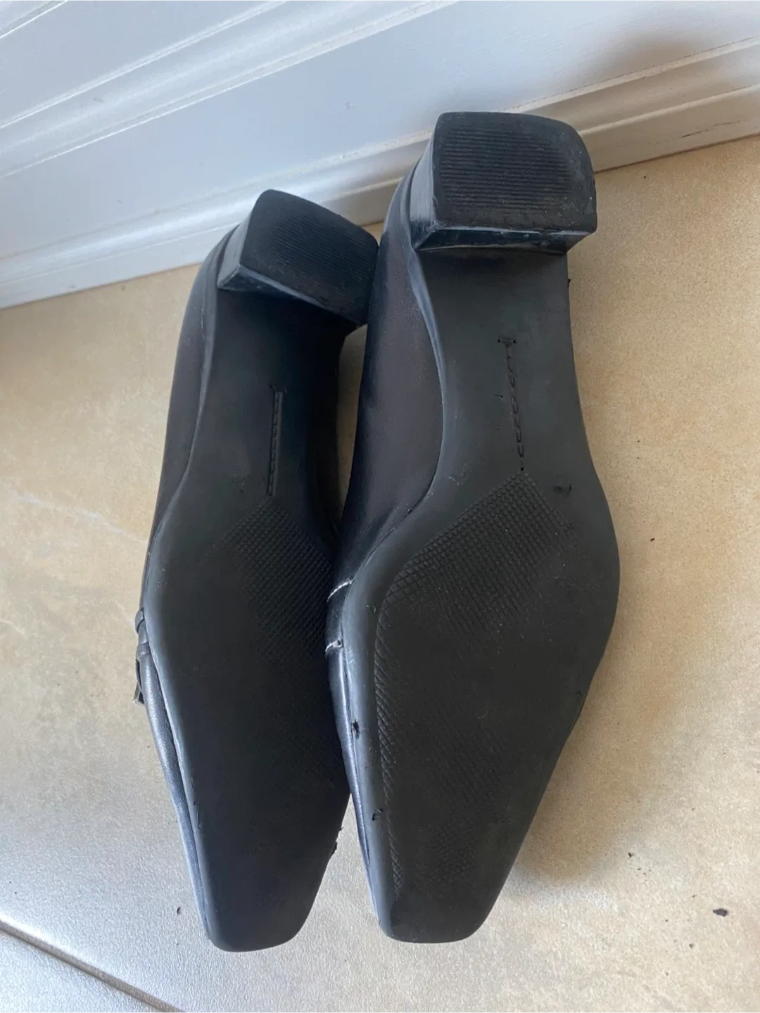 Van Eli Black Leather Loafers - Size 7.5 image indicator(3)