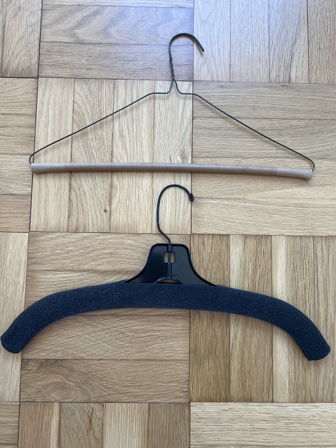 Clothes hanger
