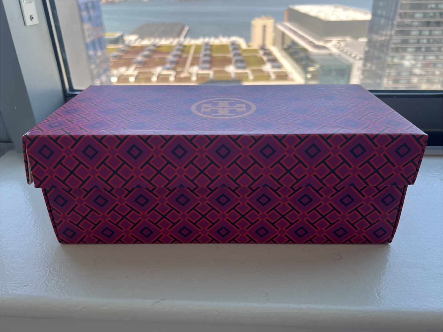 Empty Tory Burch shoe box - photo 3