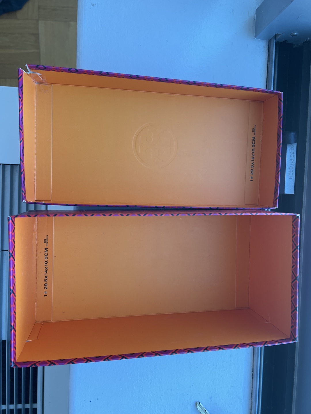 Empty Tory Burch shoe box - photo 5