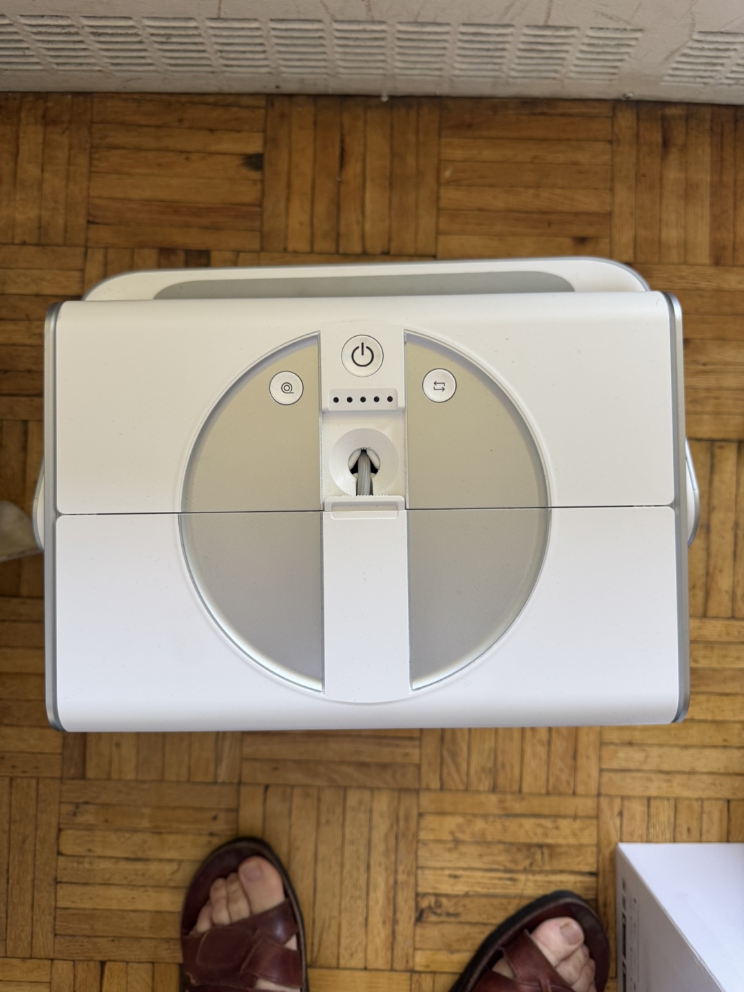 ECOVACS WINBOT W2 PRO OMNI Window Cleaning Robot - photo 3
