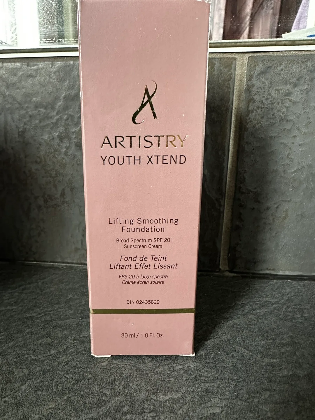 Artistry Youth Xtend Lifting Smoothing Foundation thumbnail