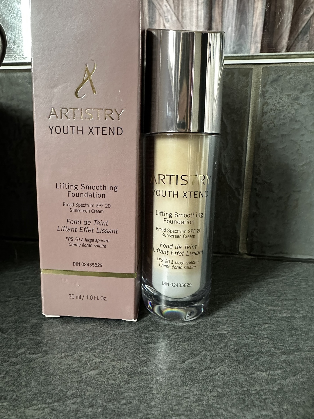 Artistry Youth Xtend Lifting Smoothing Foundation - photo 2