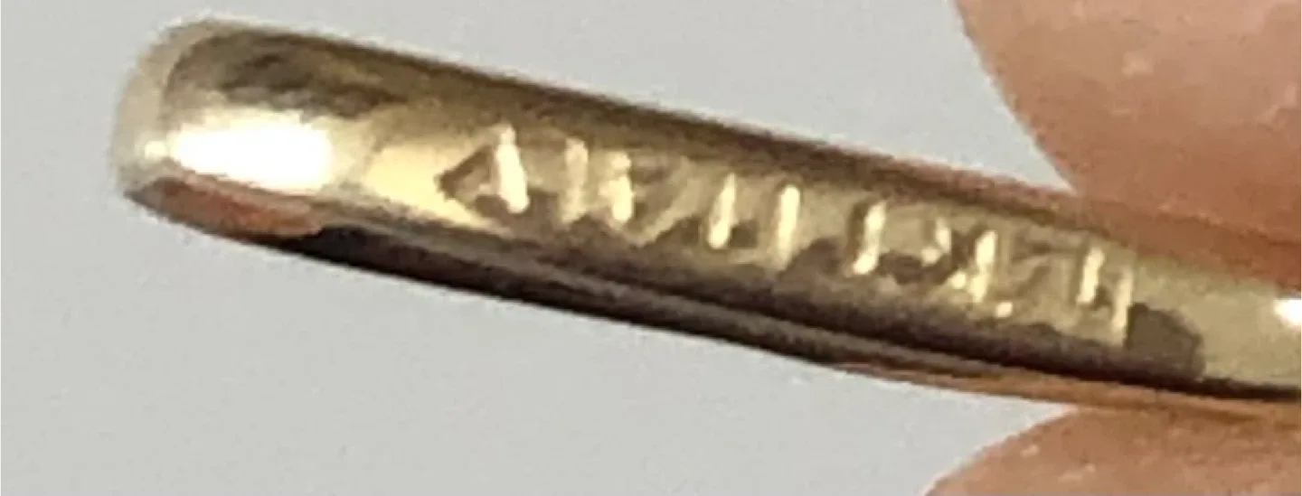 14k solid Gold Cross Pendant image indicator(3)