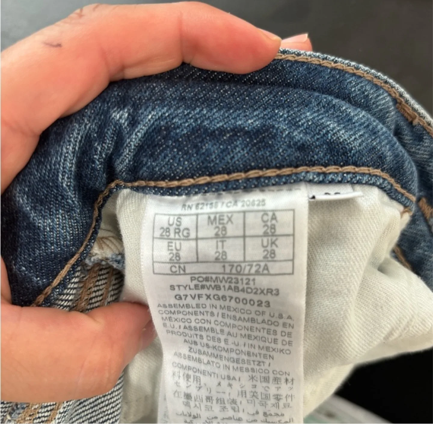 Guess 1981 Skinny Jeans, Size 28 thumbnail