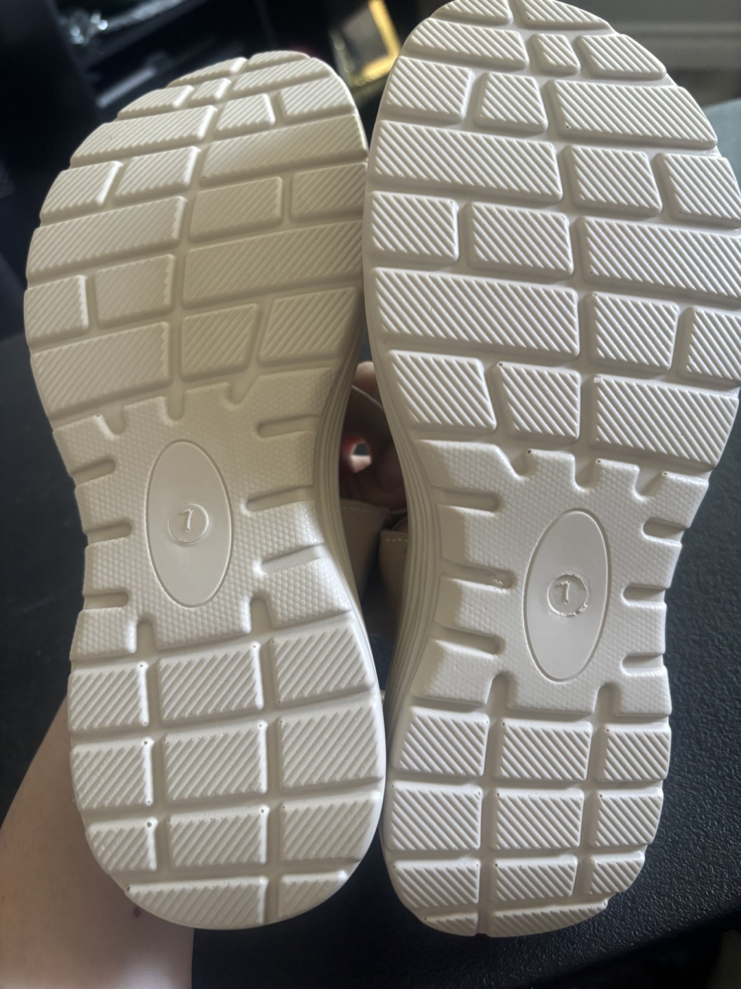 Size 7 Beige Comfort Sandals - photo 2