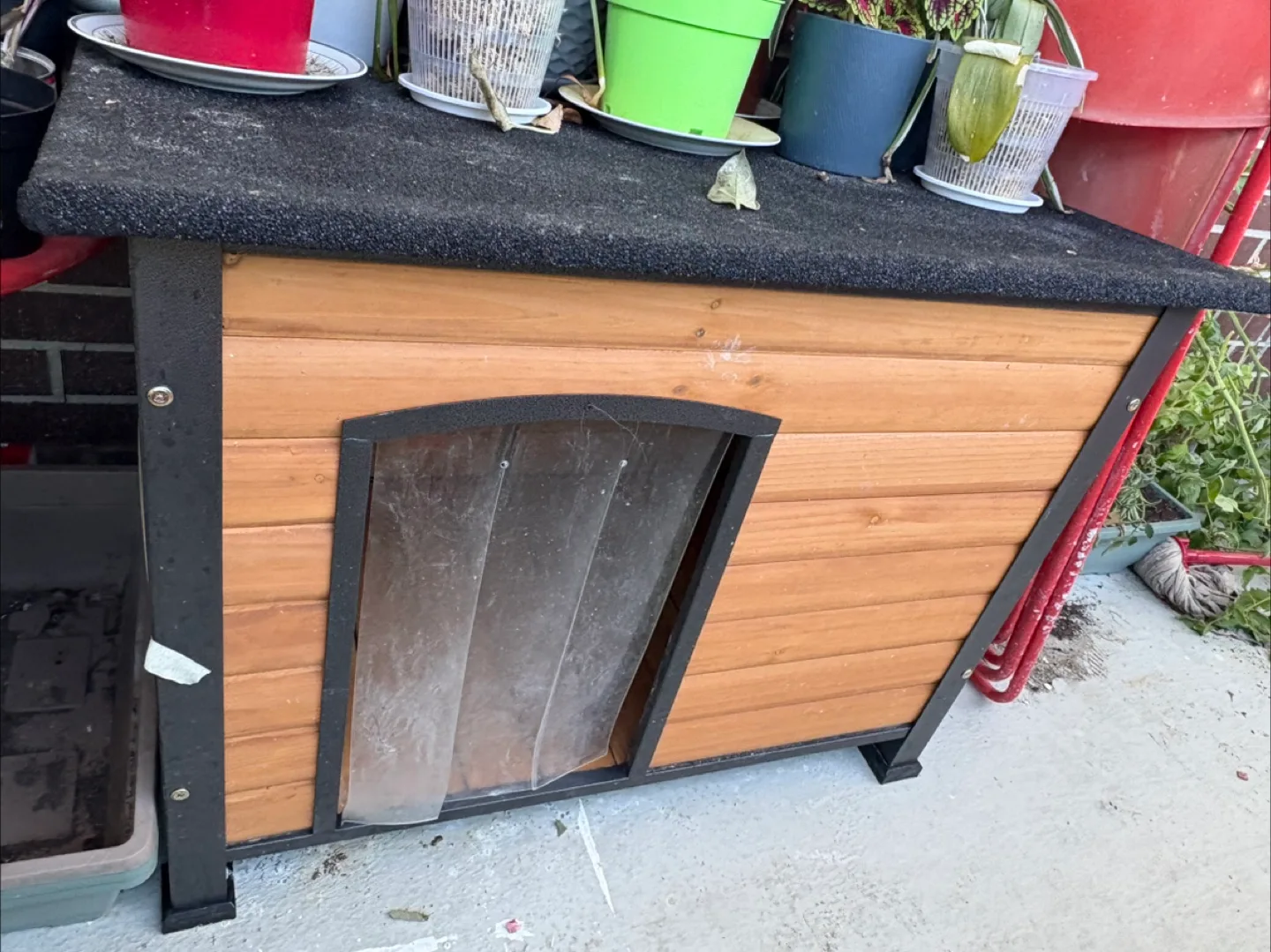 Large Wooden Dog/cat House image indicator(2)