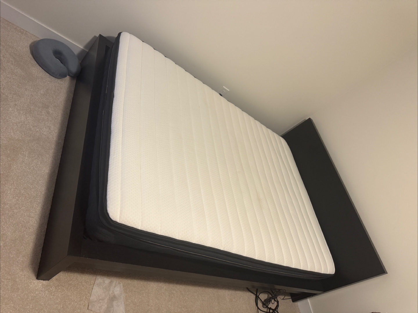Bed frame with mattress - photo 4