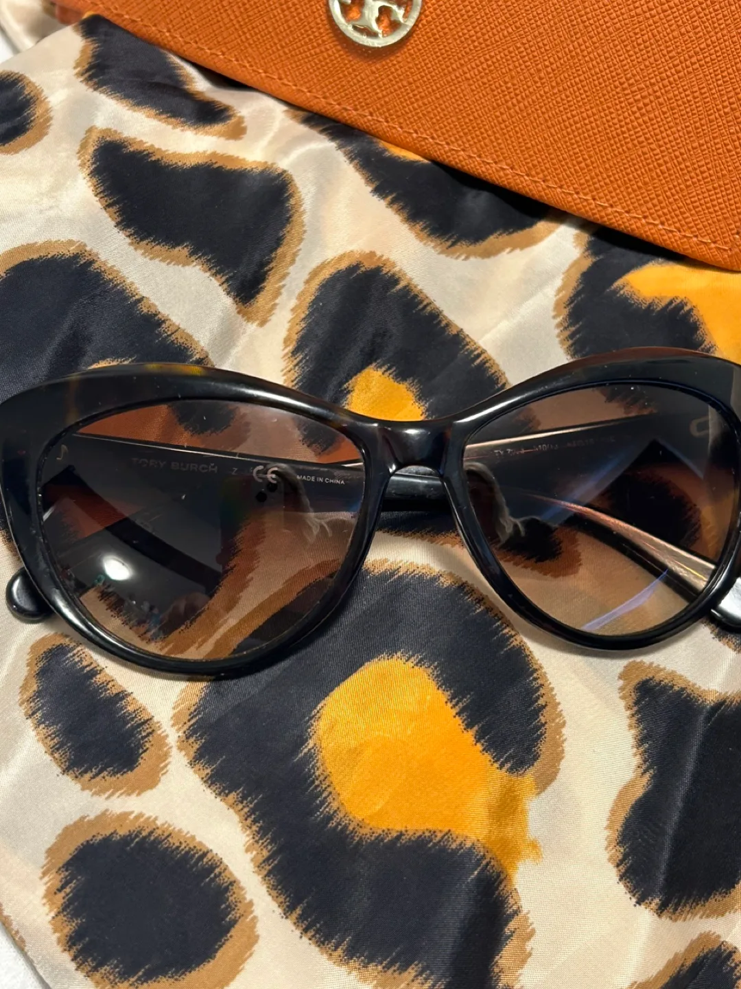 Tory Burch Sunglasses image indicator(2)