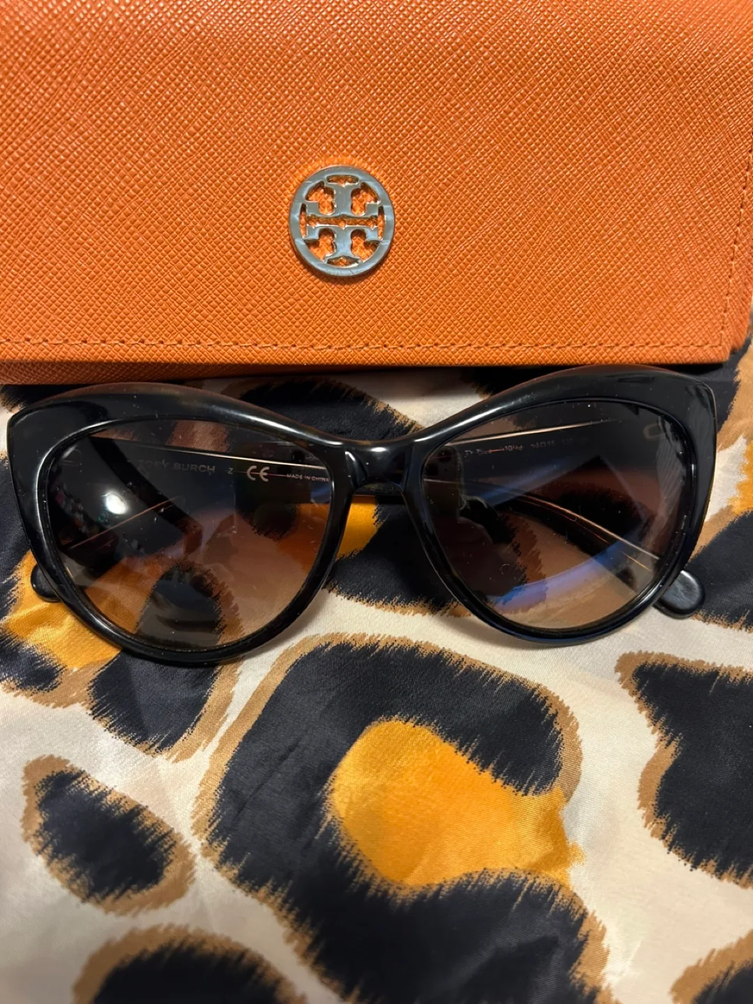 Tory Burch Sunglasses image indicator(4)