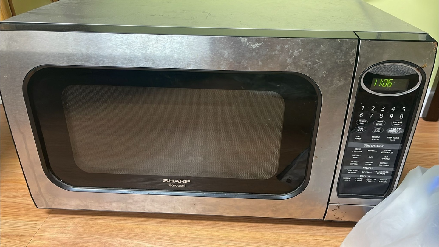 Giving away  microwave and toddler car seat
