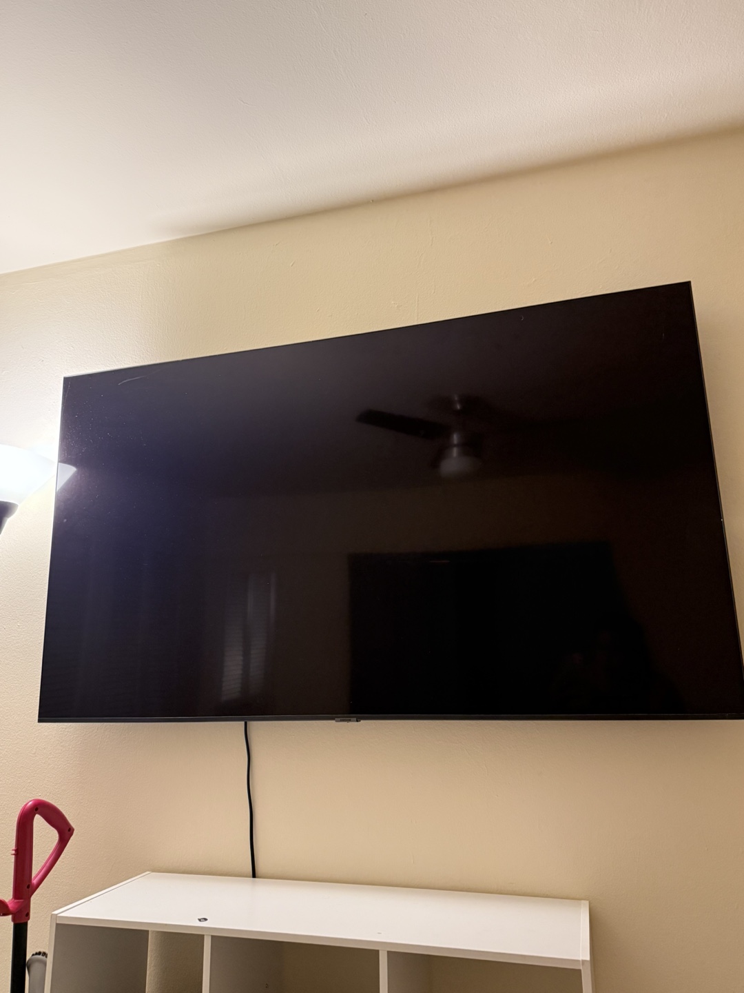 Large Flat Screen TV Samsung 65”