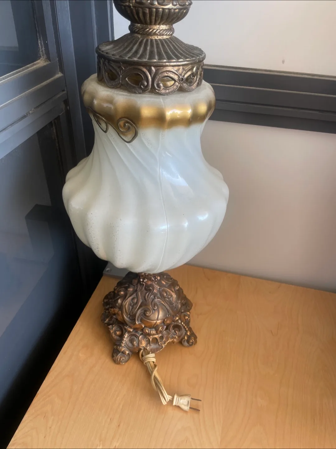 Vintage Antique Style Table Lamp thumbnail