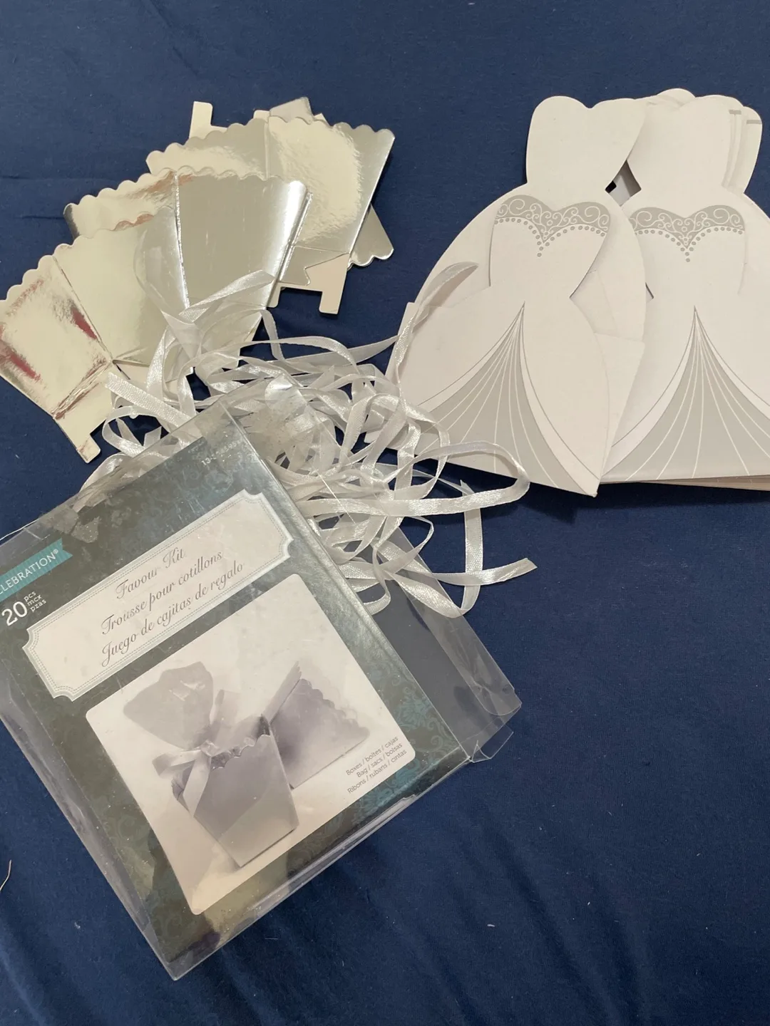 Celebration Favour Kit - 16 Pieces+4 thumbnail