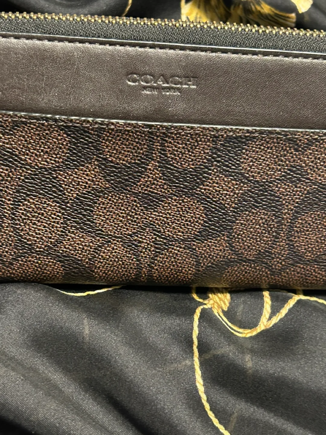 Coach Wallet image indicator(2)