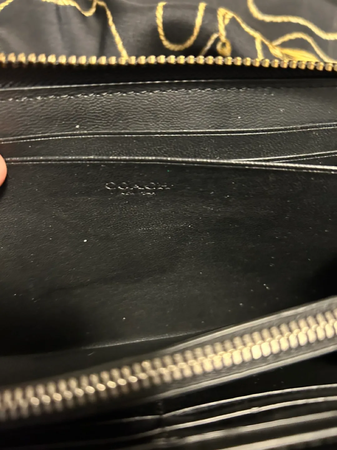 Coach Wallet image indicator(7)