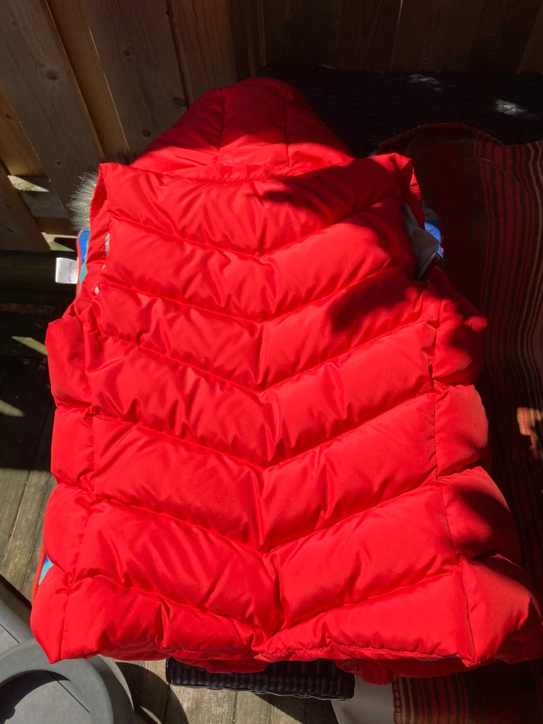 Gap winter vest image indicator(4)