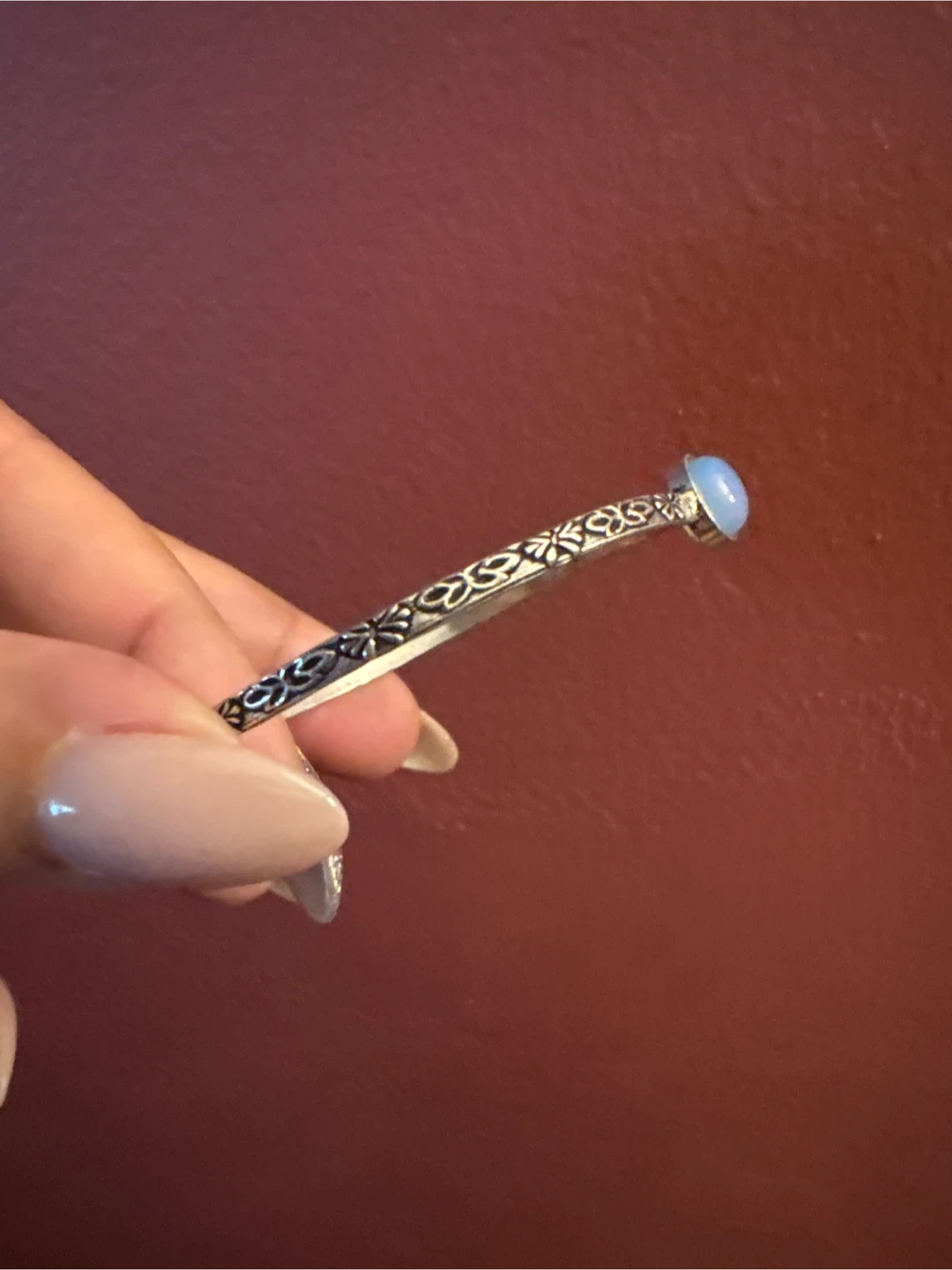 Silver Tone Bangle Bracelet with Moonstone-like Beads - photo 3