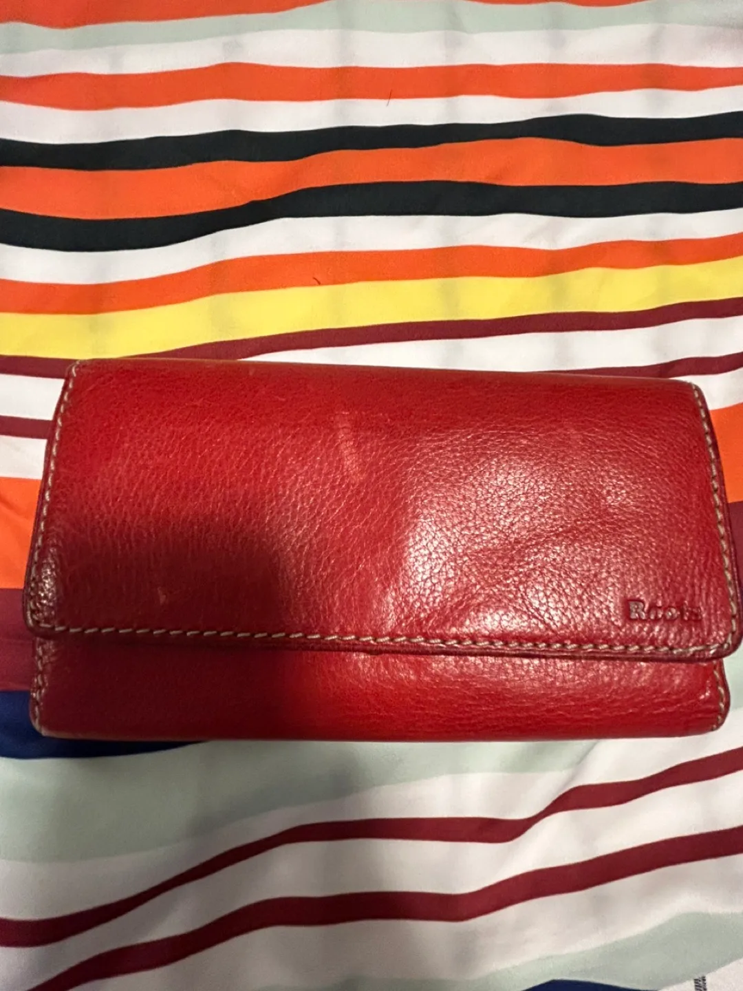 Roots Red Leather Wallet image indicator(2)