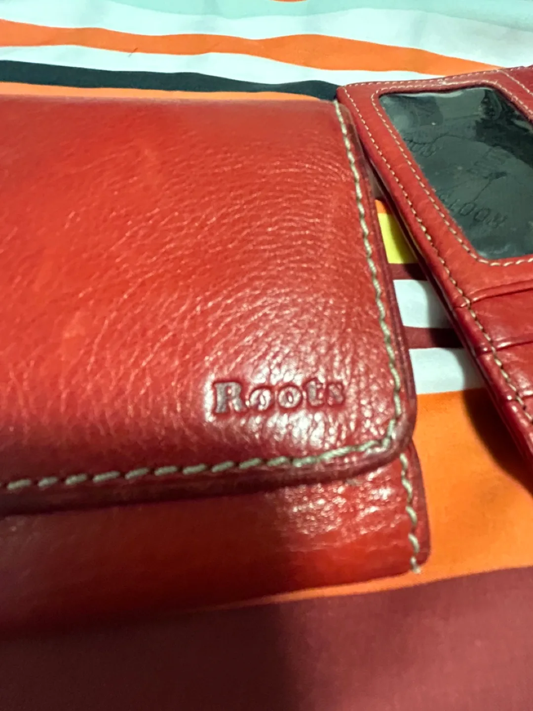 Roots Red Leather Wallet image indicator(7)