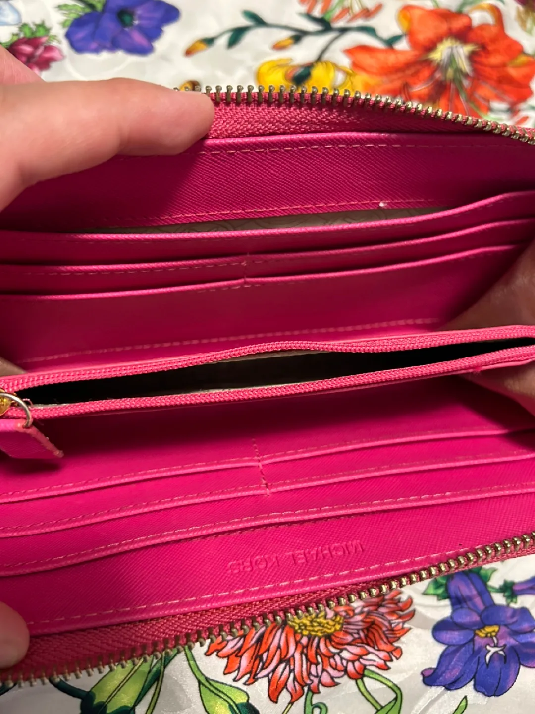 Michael Kors Pink Wallet image indicator(3)