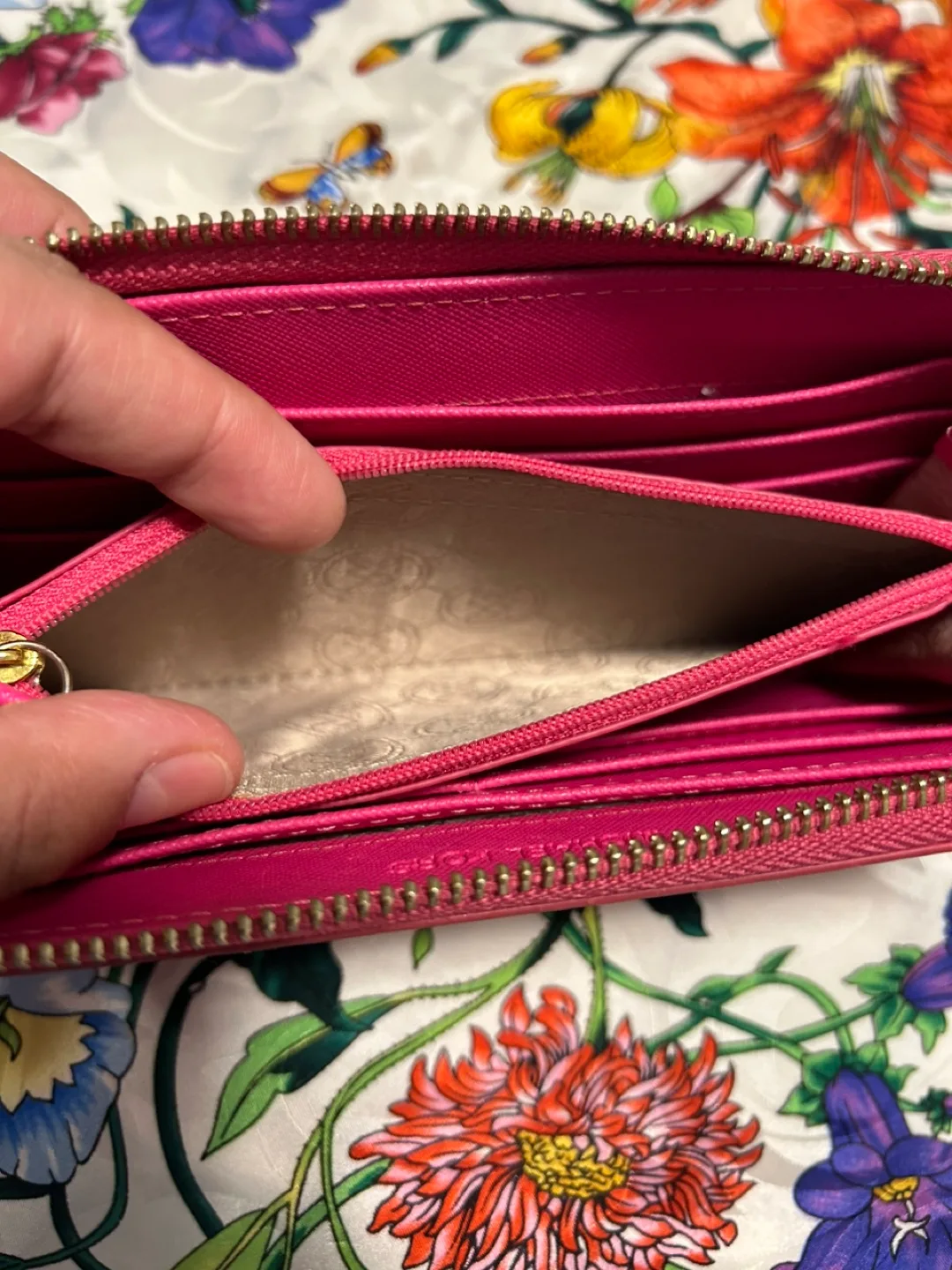 Michael Kors Pink Wallet image indicator(4)