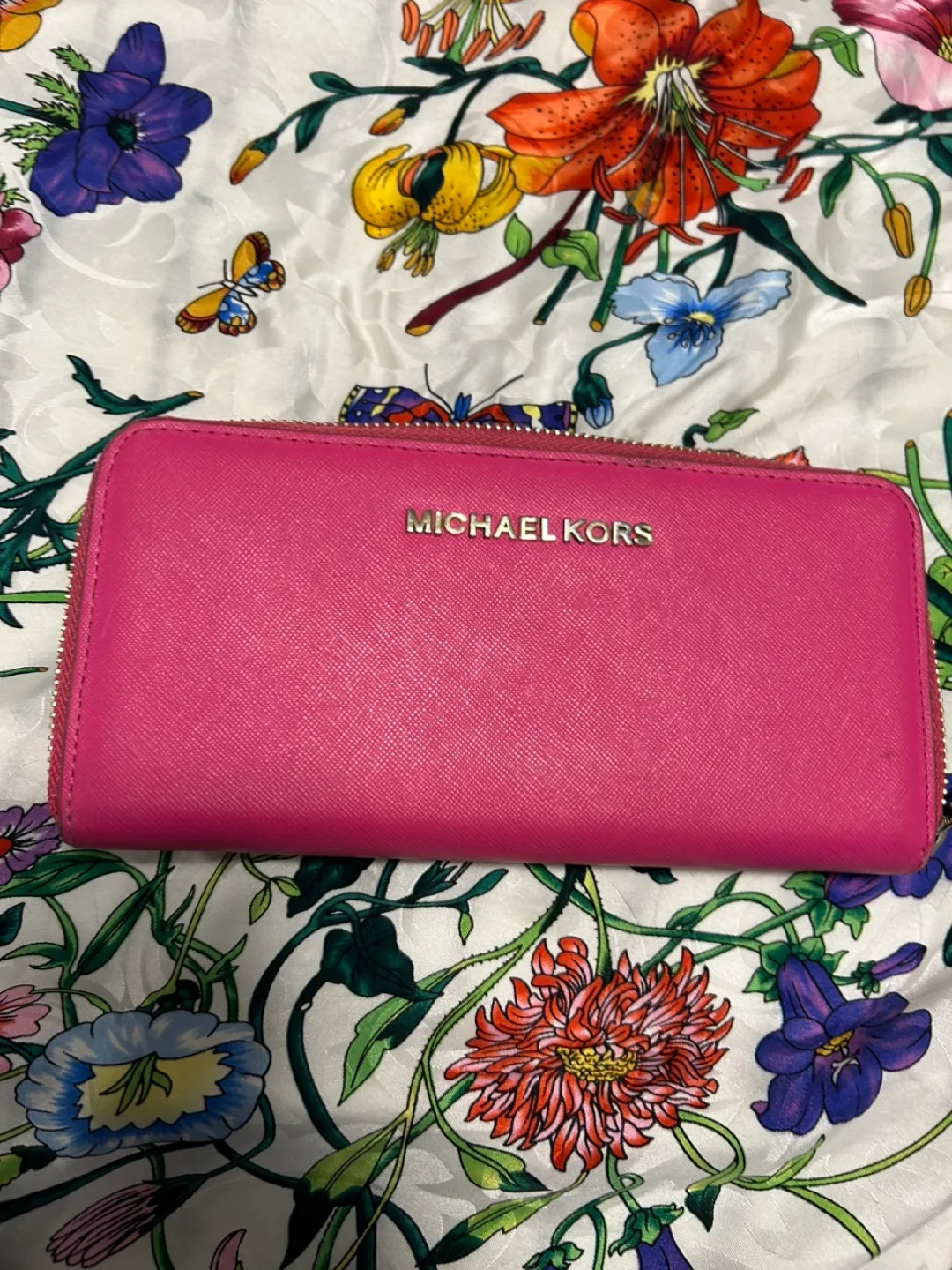 Michael Kors Pink Wallet thumbnail
