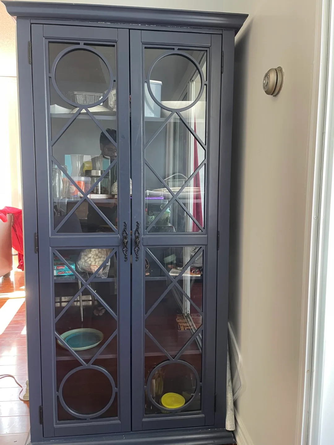 Display Cabinet – Sleek Design, Lots of Storage thumbnail