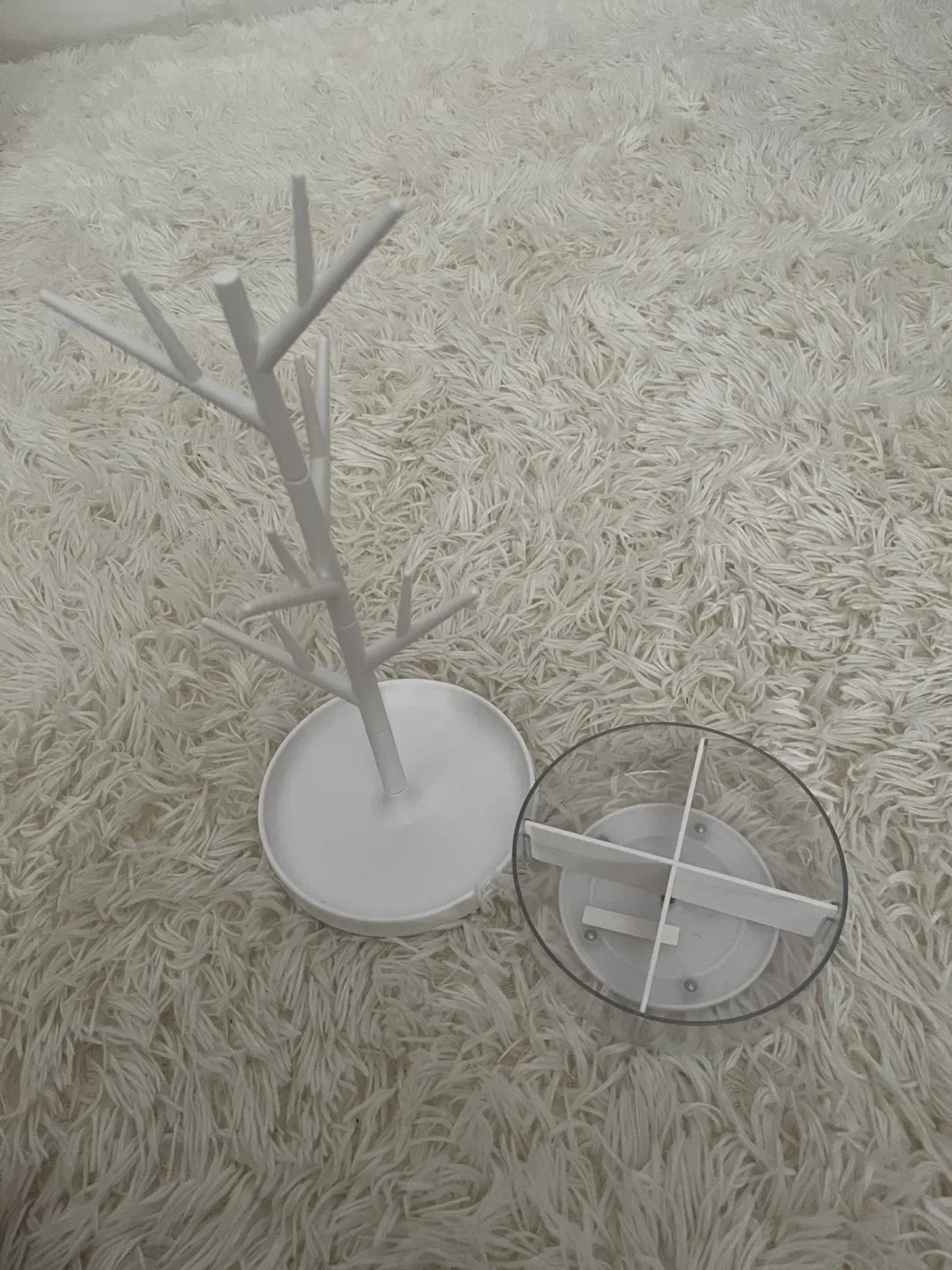 White accessory Tree Holder image indicator(2)