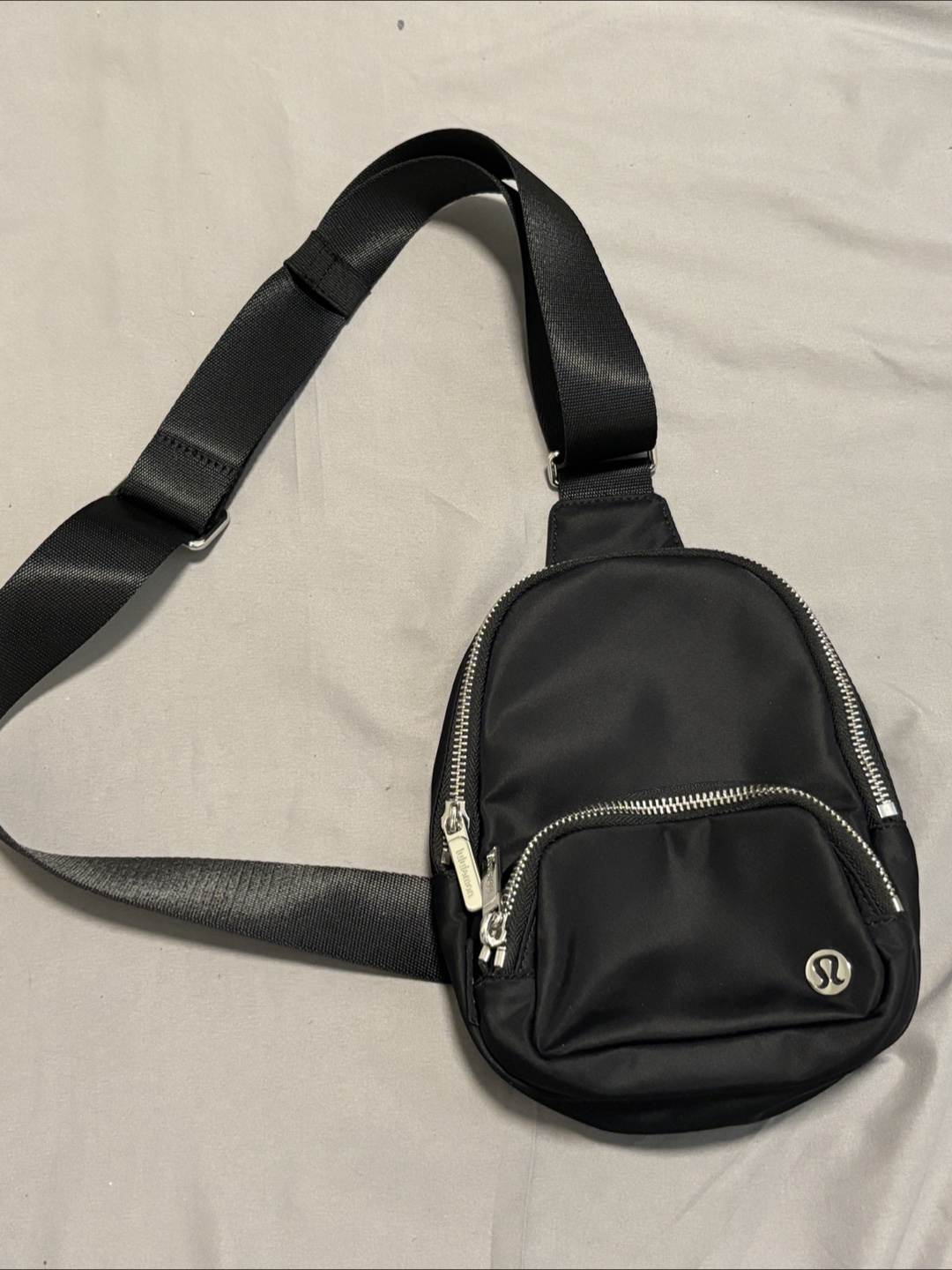 Lululemon Everywhere Sling Bag Small 2L