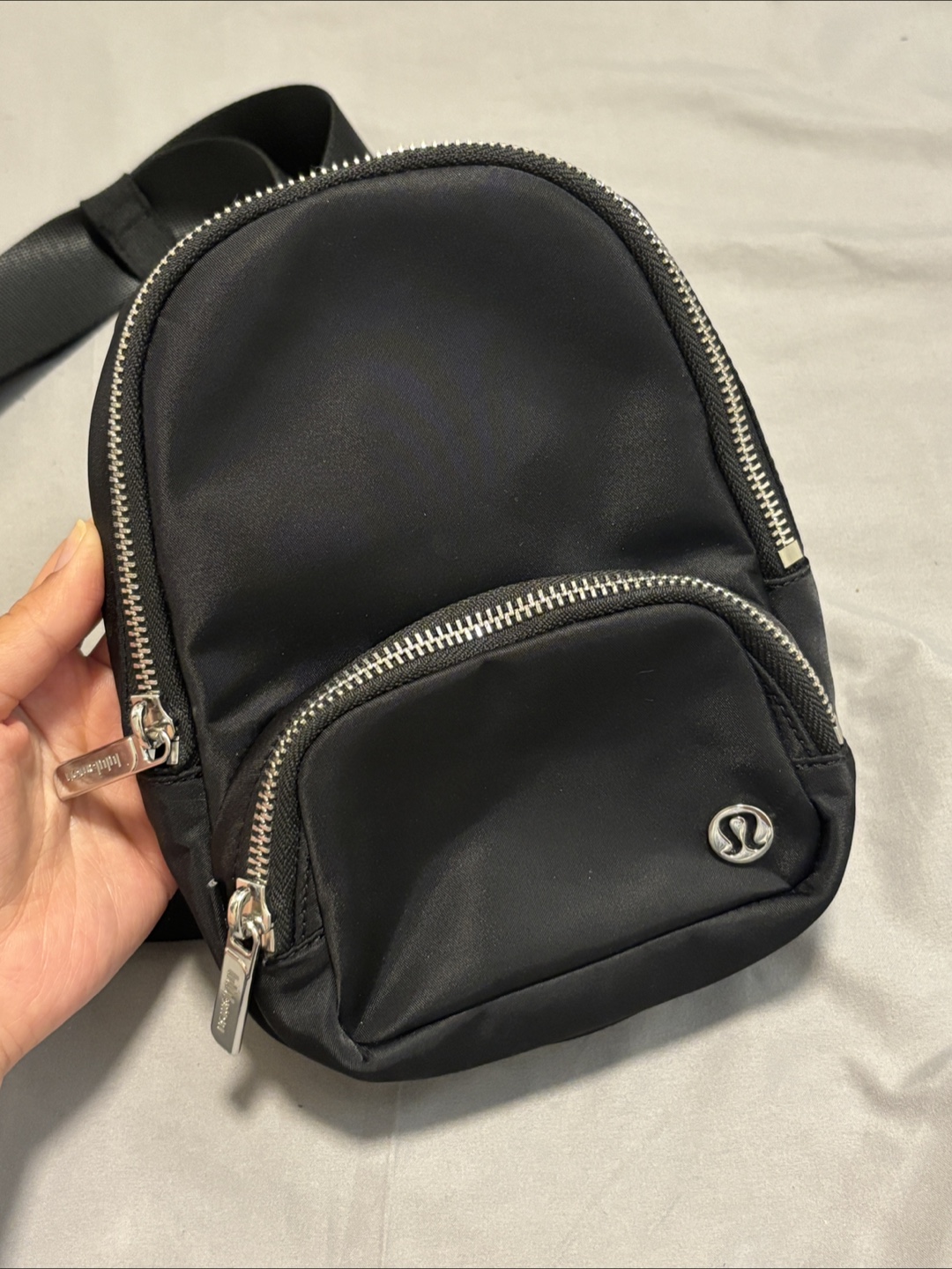 Lululemon Everywhere Sling Bag Small 2L - photo 2