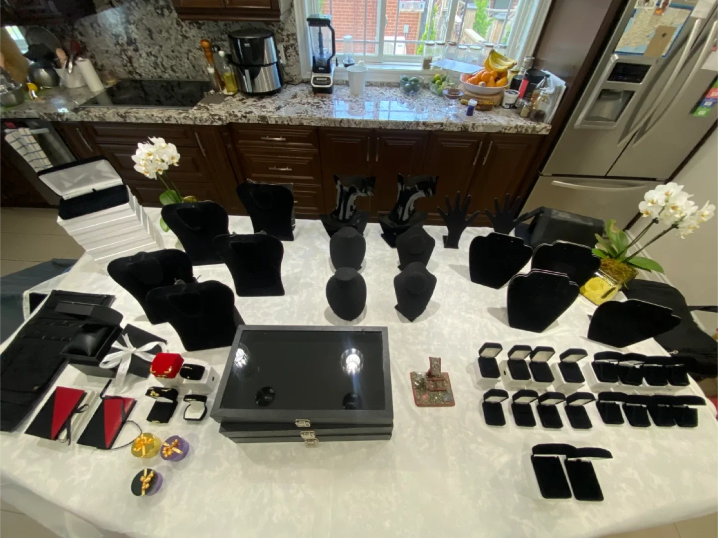 Jewelry display stands and boxes image indicator(4)