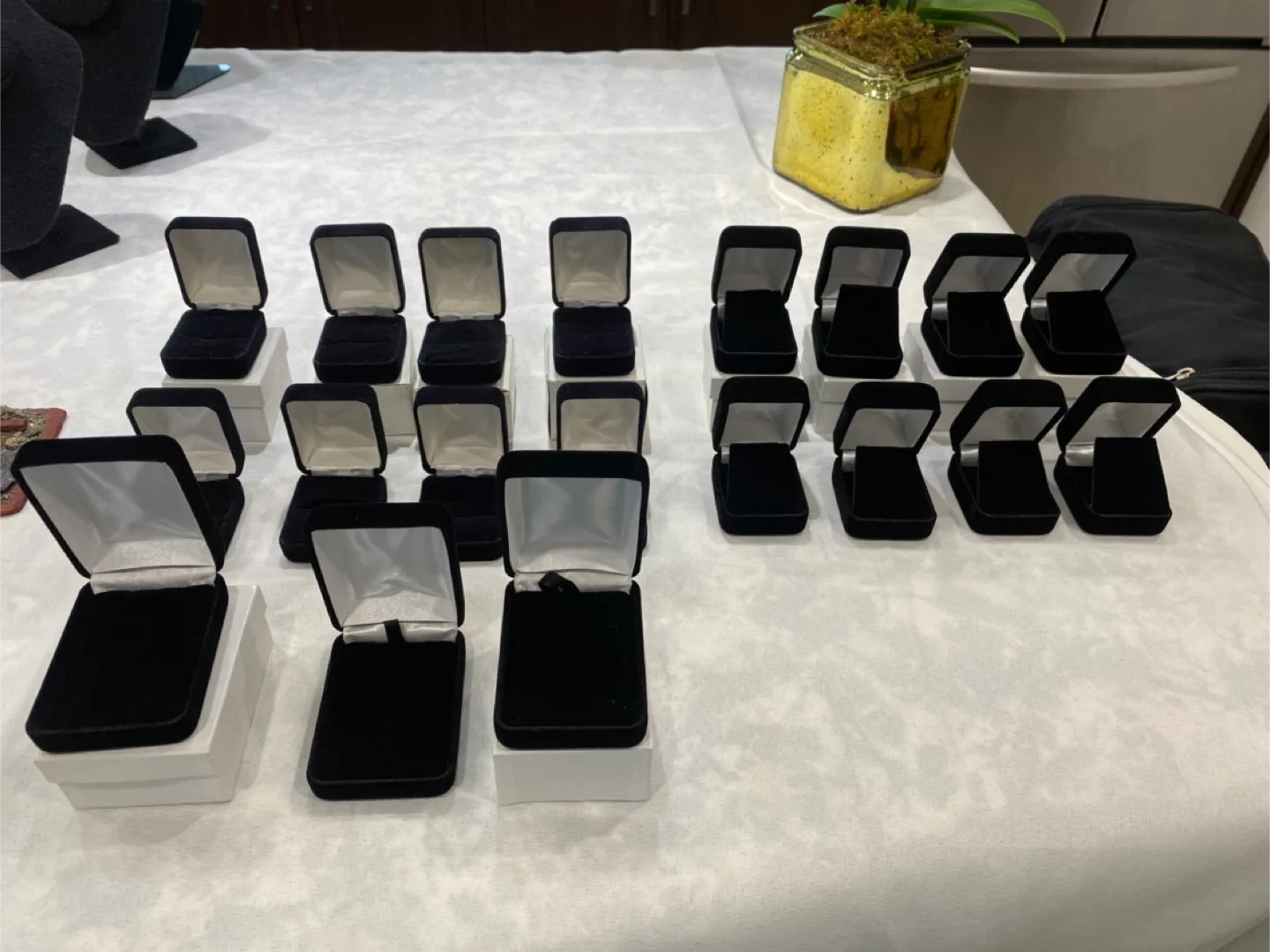 Jewelry display stands and boxes image indicator(5)