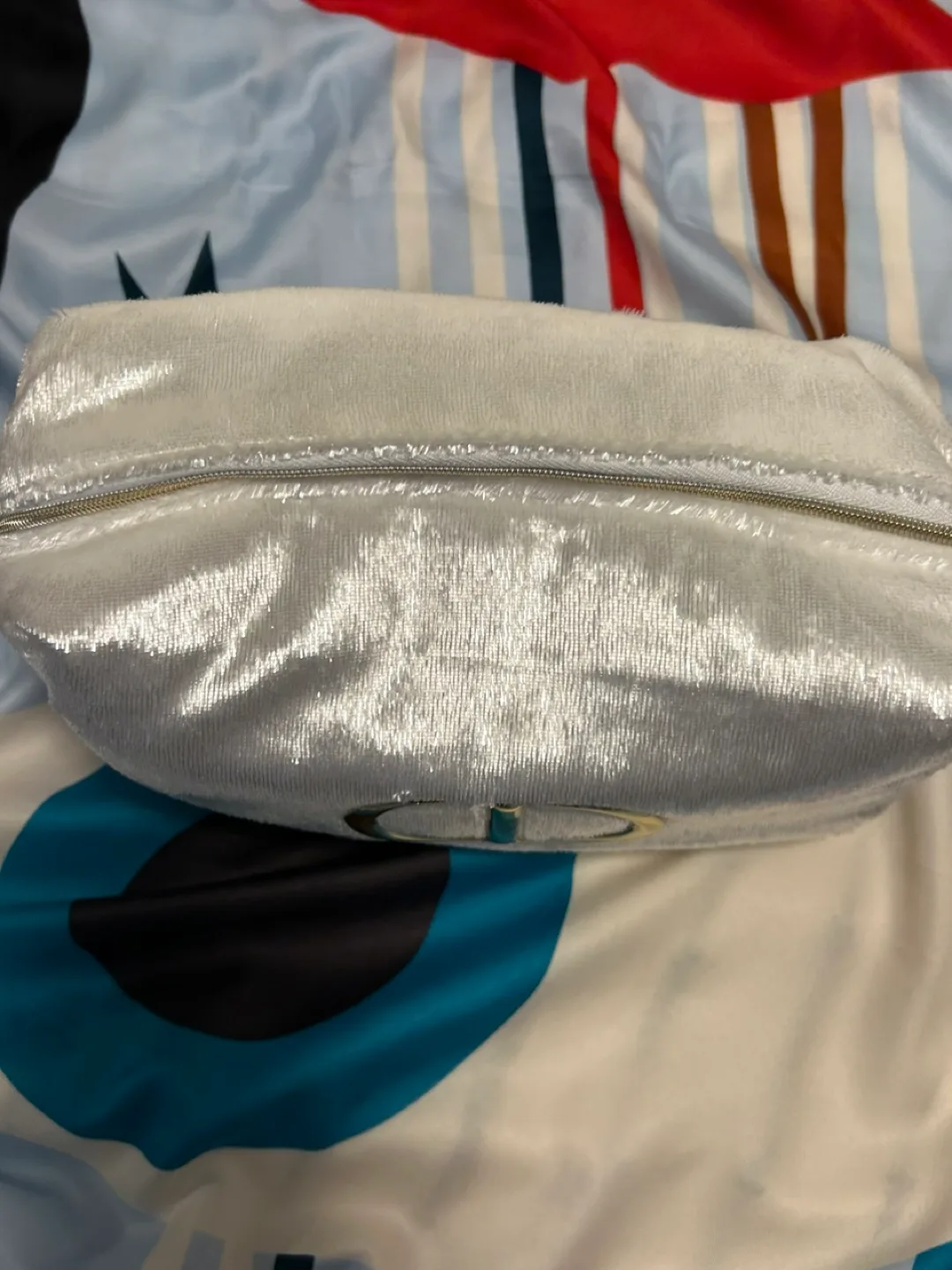 Dior Makeup Pouch image indicator(4)